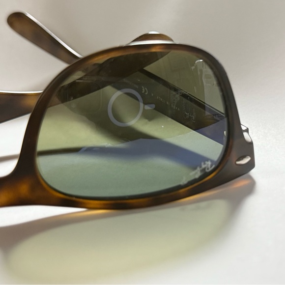 Ray-Ban New Wayfarer Polarized RB 2132 - Picture 7 of 10